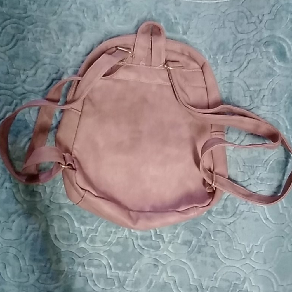 Mini Bagpack - Picture 4 of 6